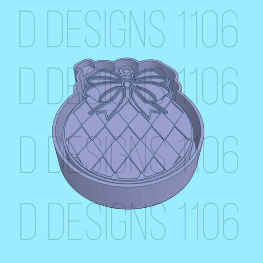 MC Argyle Ornament with Bow